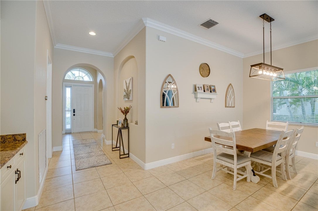 4247 Diamond Square