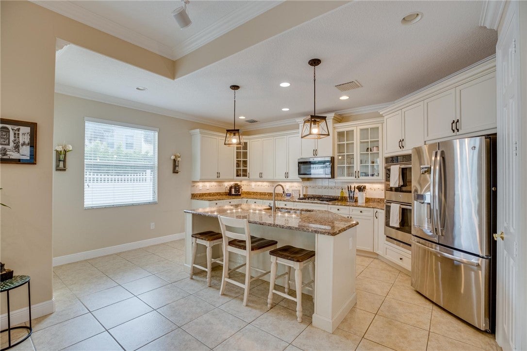 4247 Diamond Square