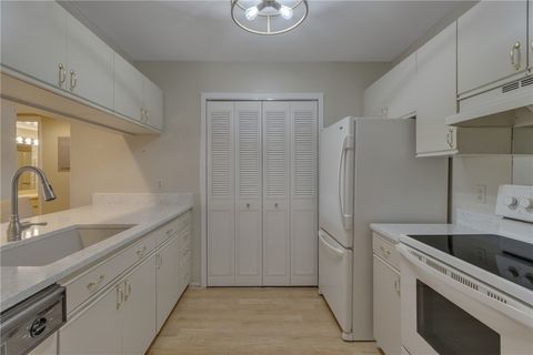 31 Plantation Drive 206 Vero Beach FL 32966