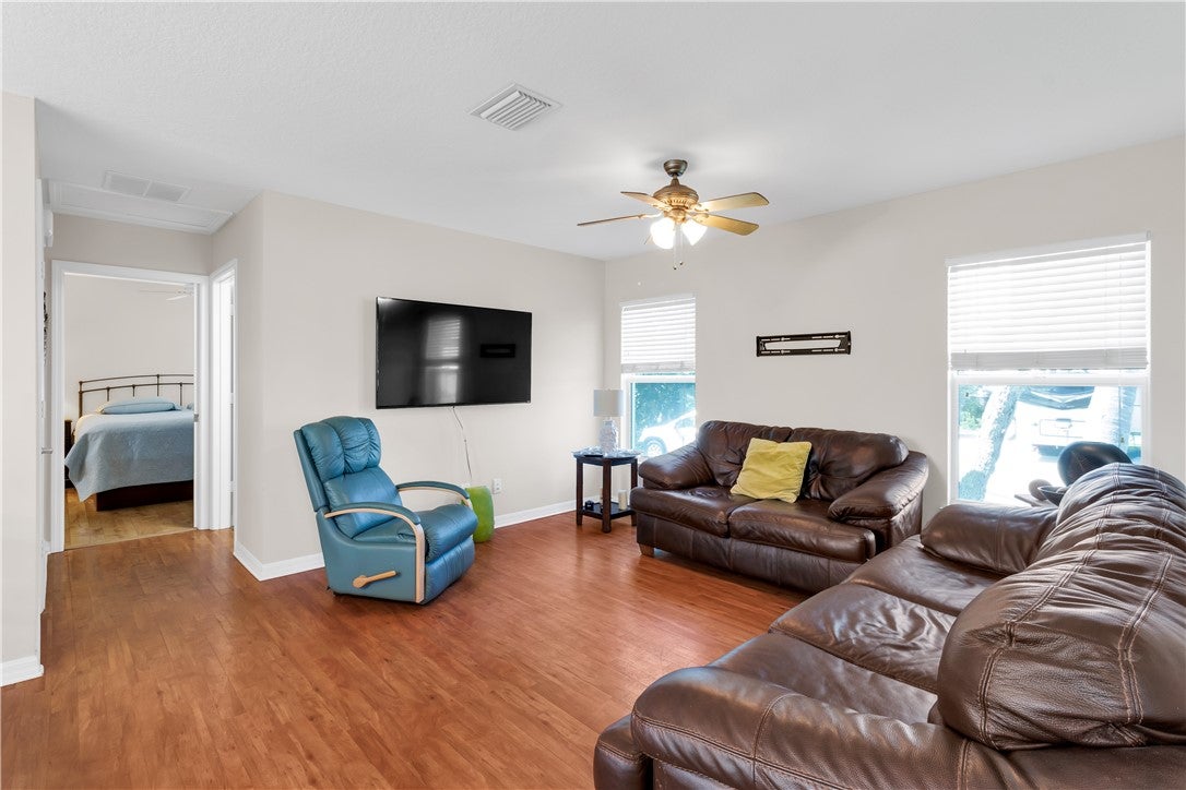 877 Osprey Lane