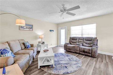 107 Spring Lake Court 102, Vero Beach, FL 32962