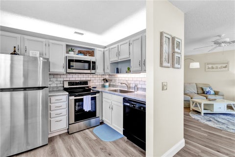 107 Spring Lake Court 102, Vero Beach, FL 32962