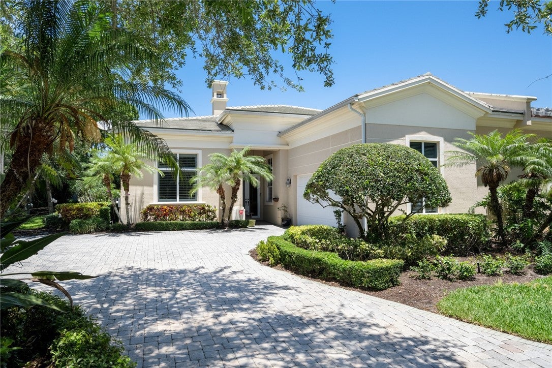 1624 Weybridge Circle