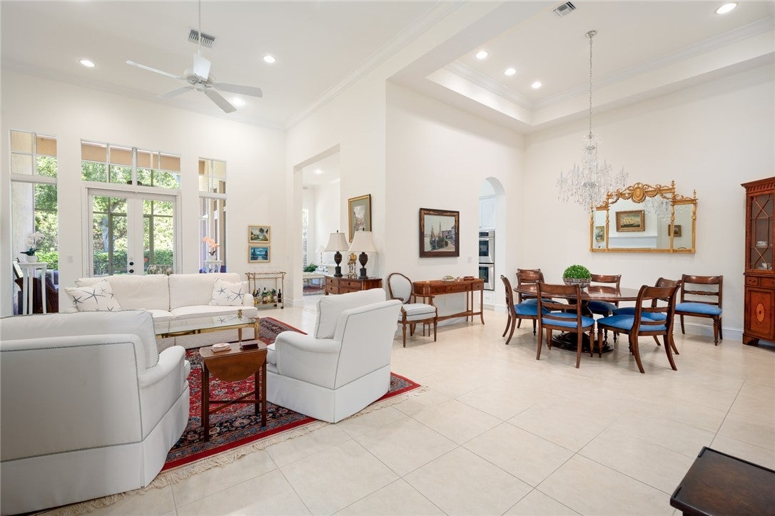 1624 Weybridge Circle