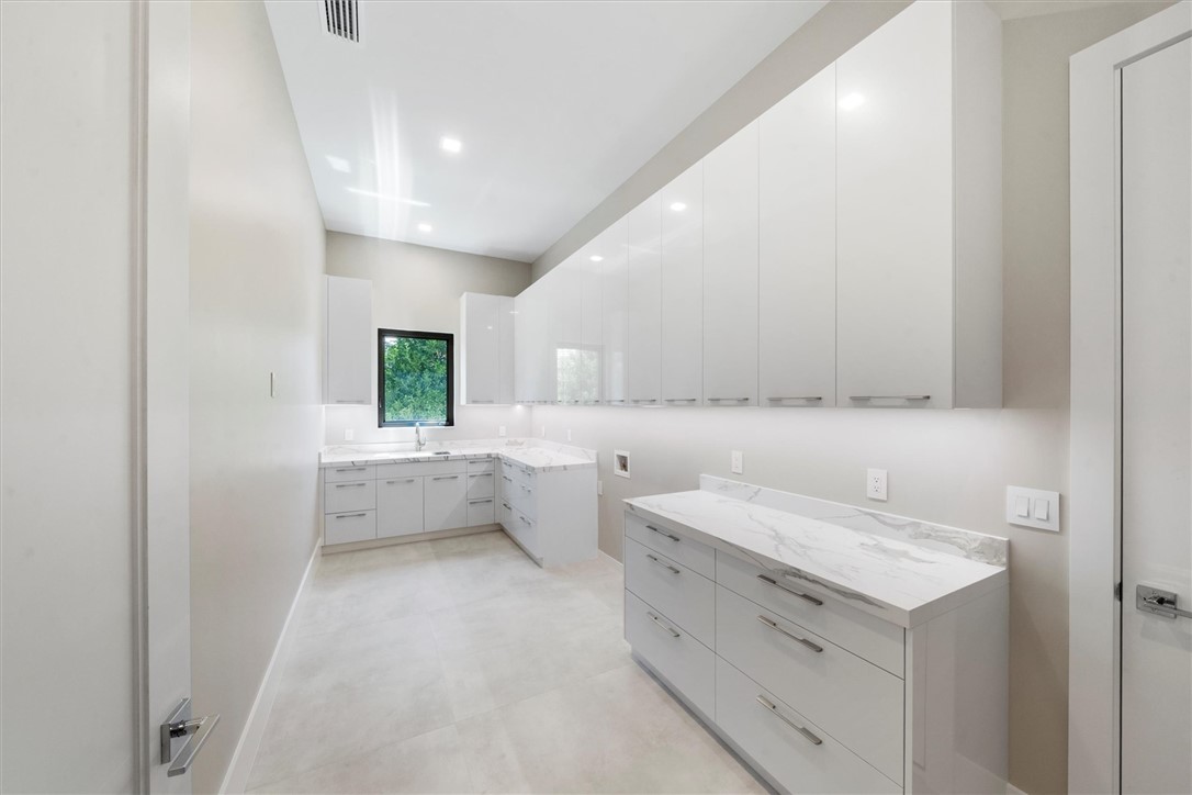 Vero Beach, Florida 32963, United States, 4 Bedrooms Bedrooms, ,5 BathroomsBathrooms,Residential,Active,191821