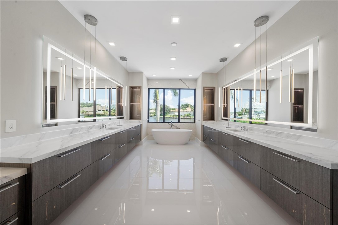 Vero Beach, Florida 32963, United States, 4 Bedrooms Bedrooms, ,5 BathroomsBathrooms,Residential,Active,191821