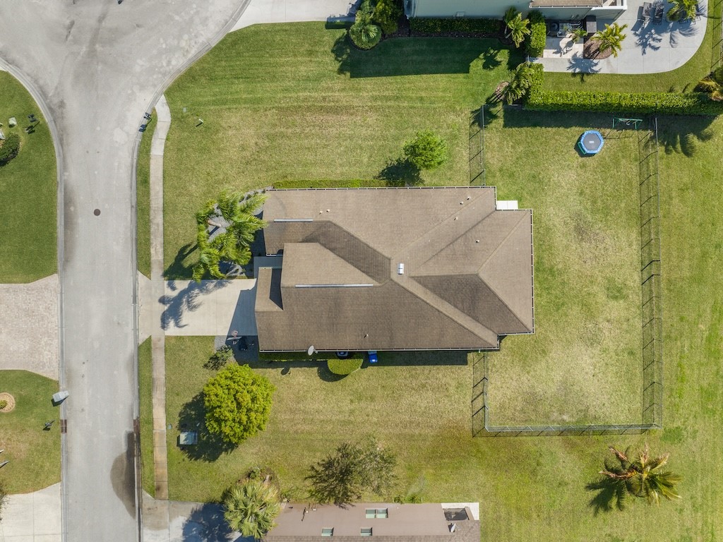 6535 Pine Lane
