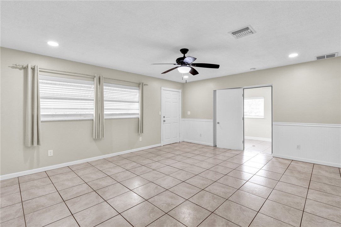 425 Easy Street
