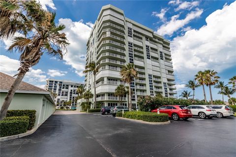 A home in North Hutchinson Island