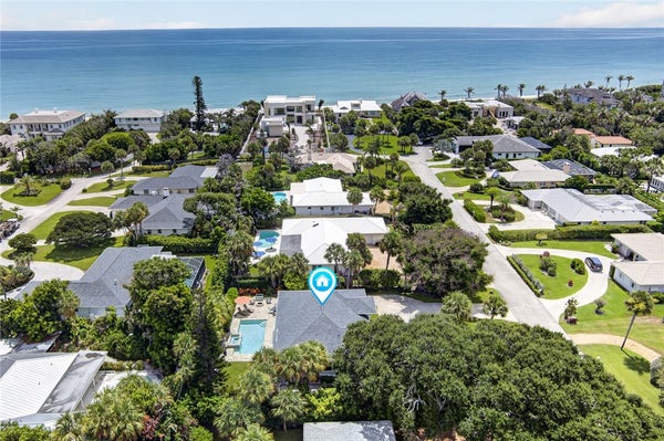 916 PEBBLE LN, VERO BEACH, FL 32963 - Image faeda8fc052926dc2a59649dadacc22e/61992