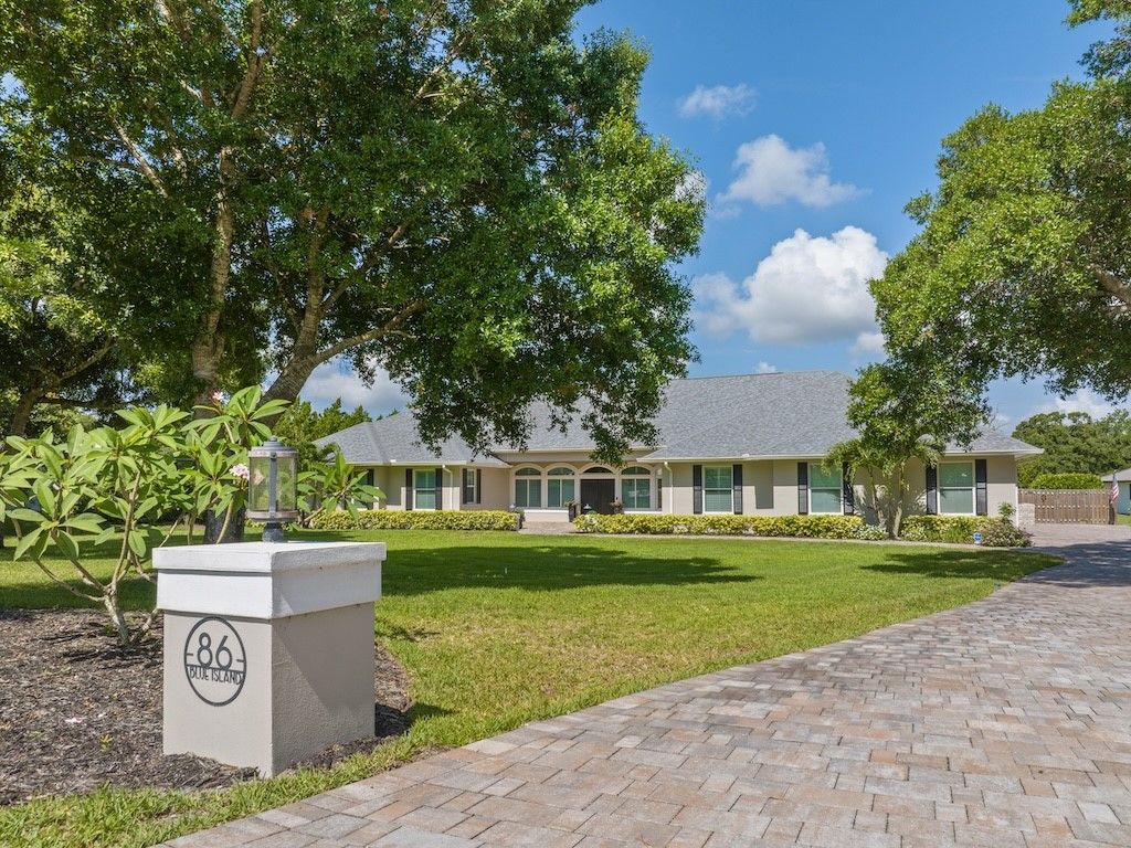 Photo of 86 Blue Island Street, Sebastian, FL 32958 (MLS # 288388)