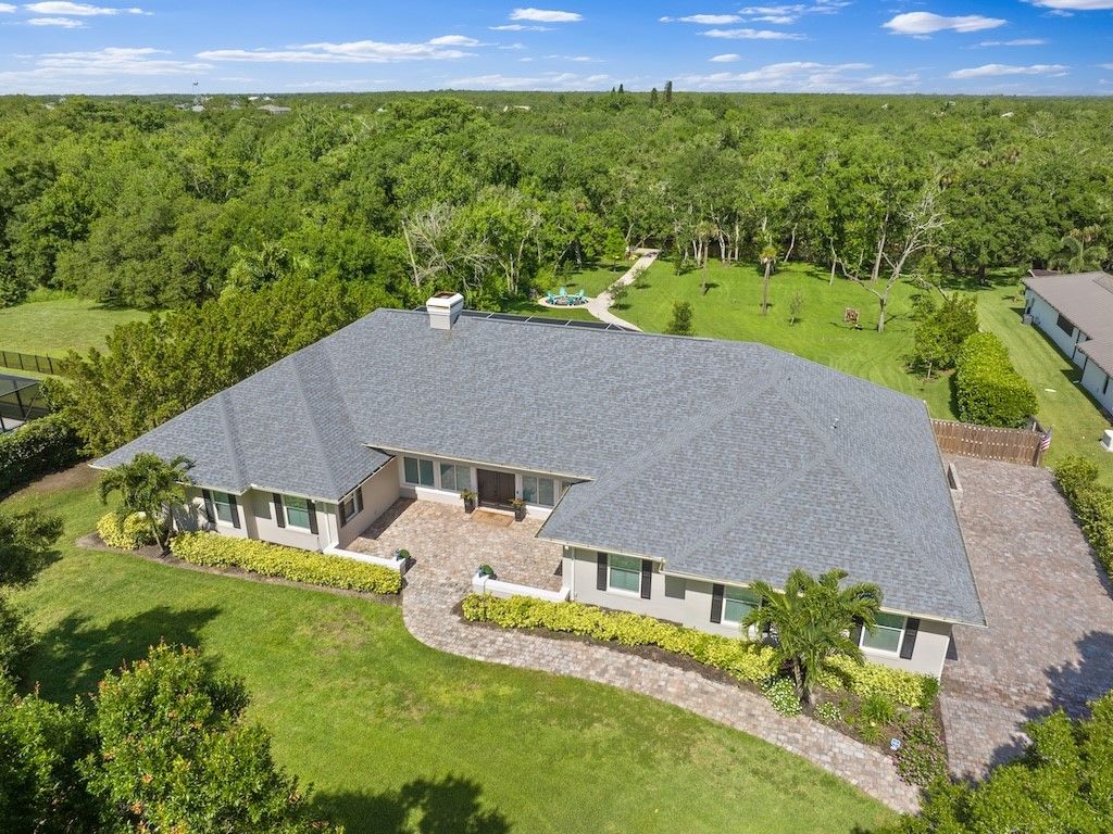 Photo of 86 Blue Island Street, Sebastian, FL 32958 (MLS # 288388)