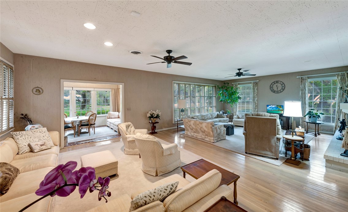 3765 Flamingo Drive