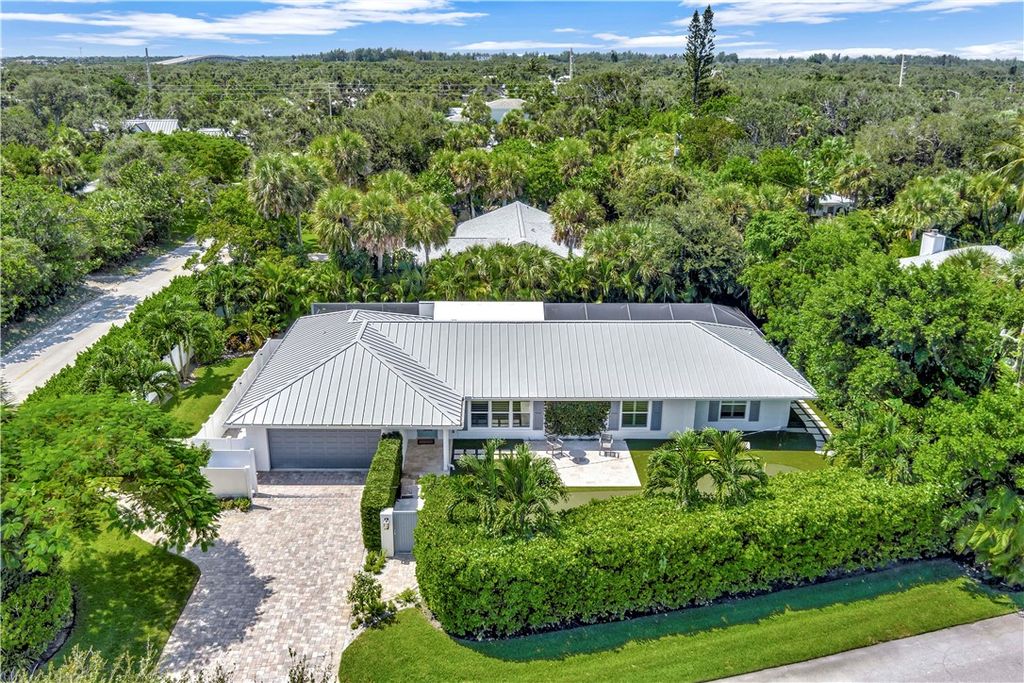 Photo of 3605 Eagle Drive, Vero Beach, FL 32963 (MLS # 291298)