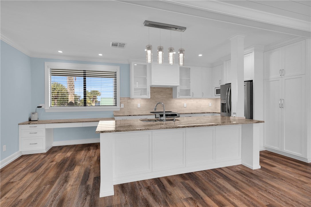 1845 Tarpon Lane G304