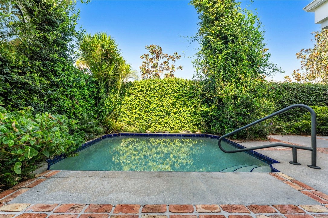 625 Riomar Drive