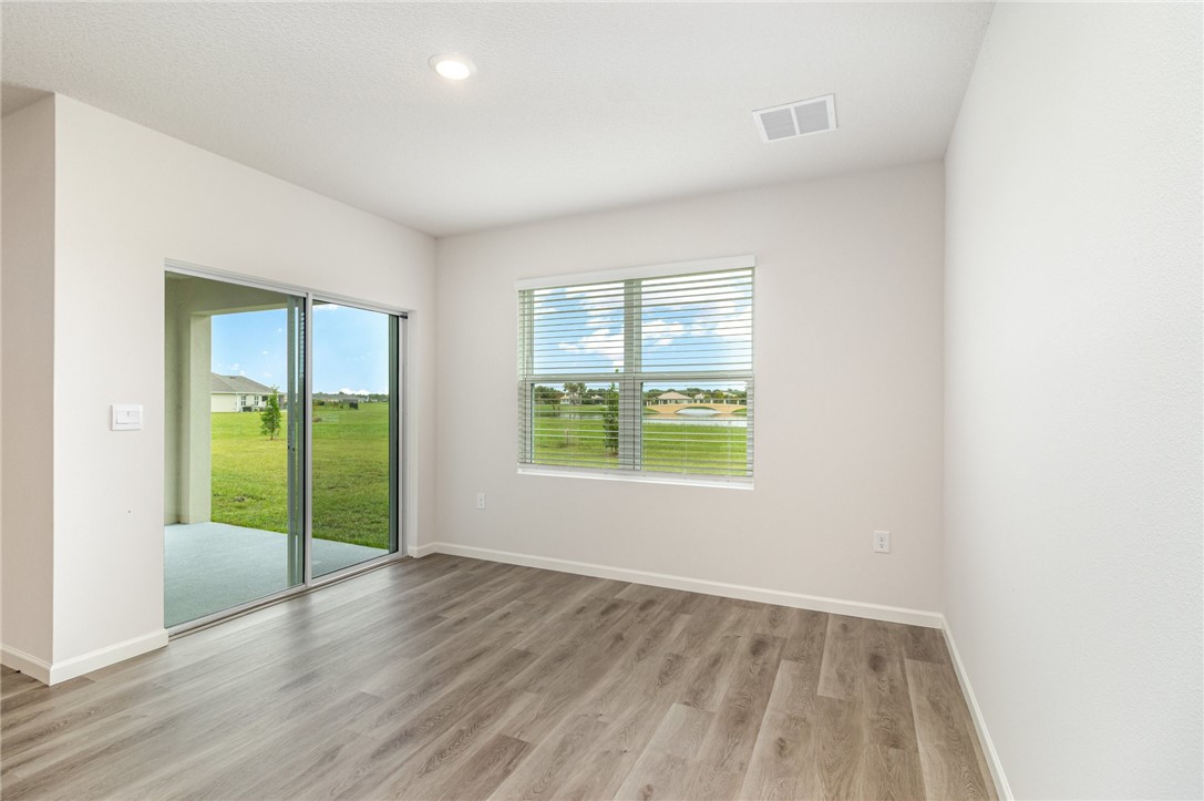 9061 Venetian Square