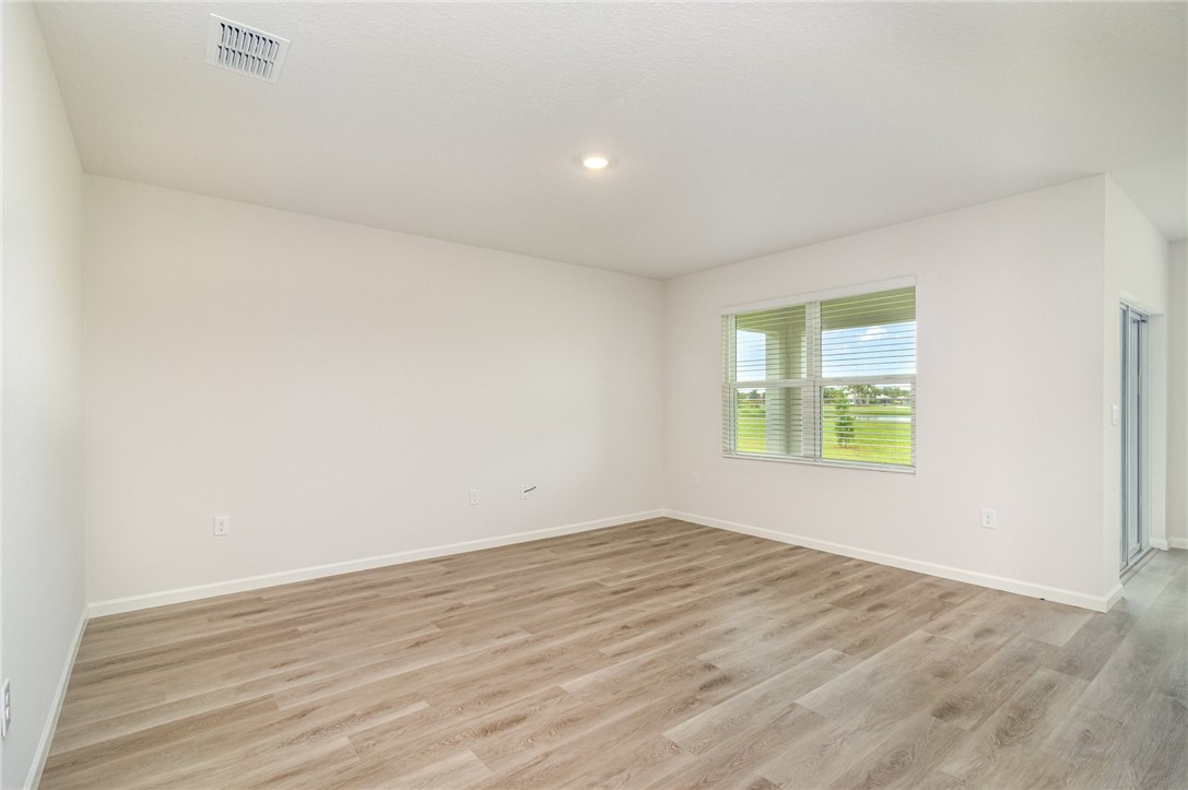 9061 Venetian Square