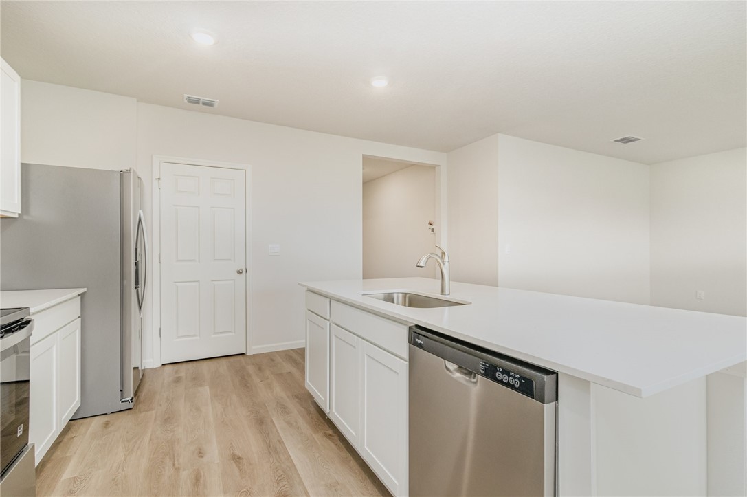 9061 Venetian Square