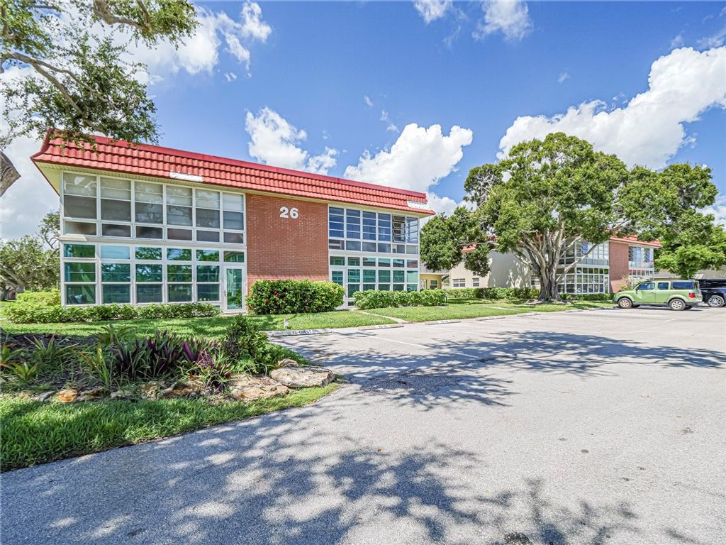 Photo of 26 Pine Arbor Lane #201, Vero Beach, FL 32962 (MLS # 290963)