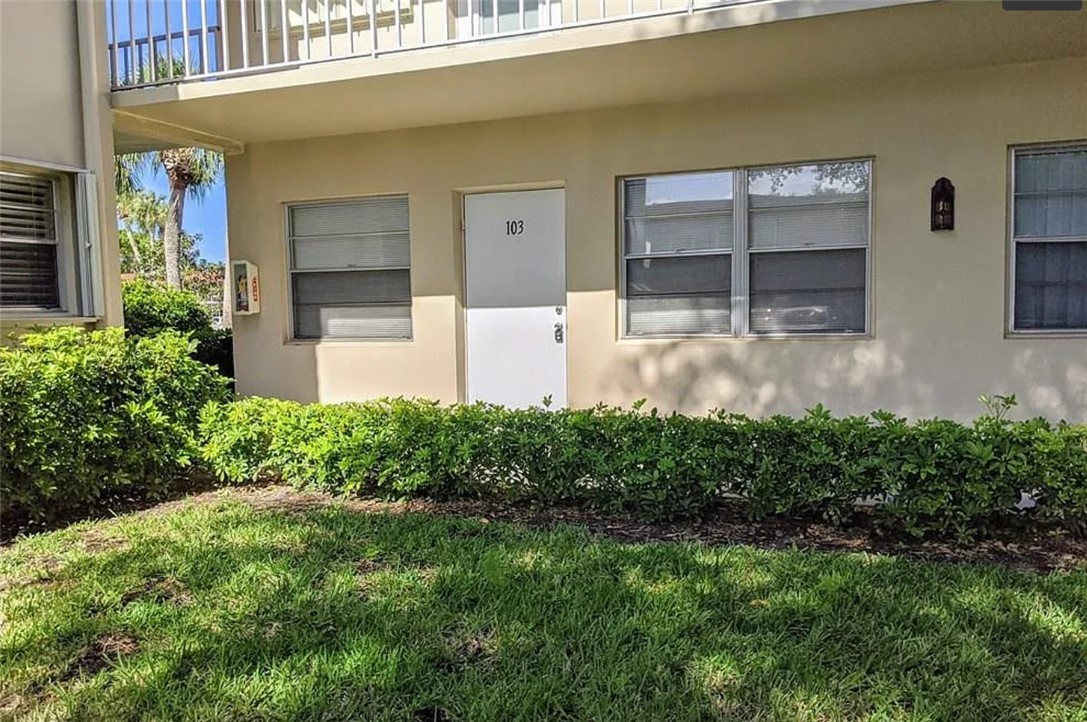 Photo 1 of 16 — 28 Pine Arbor Lane 103, Vero Beach, FL 32962