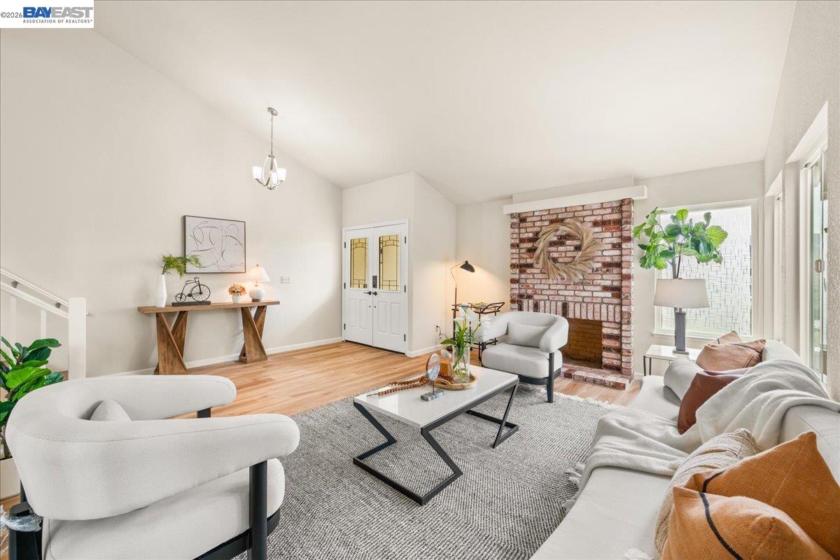 4 Woodview Ct
