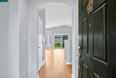 Photo of 338 Watson Hollow Dr, Rio Vista, CA 94571 (MLS # 41118755)