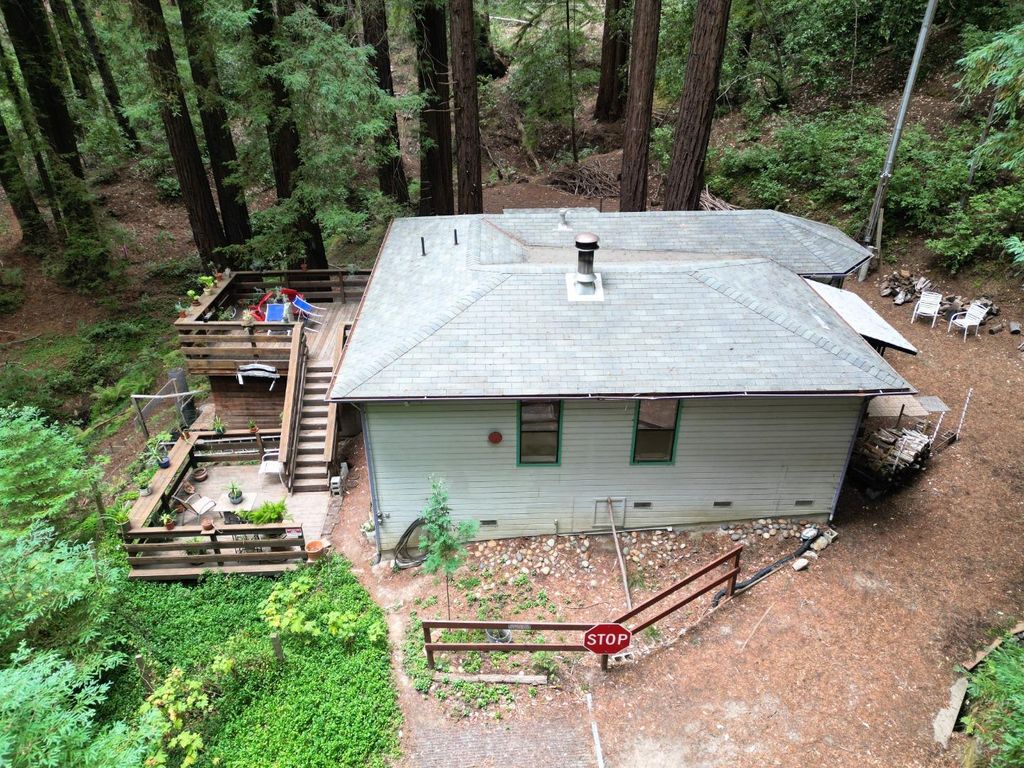 Photo of 700 Laurel View Road, Los Gatos, CA 95033 (MLS # ML82023204)