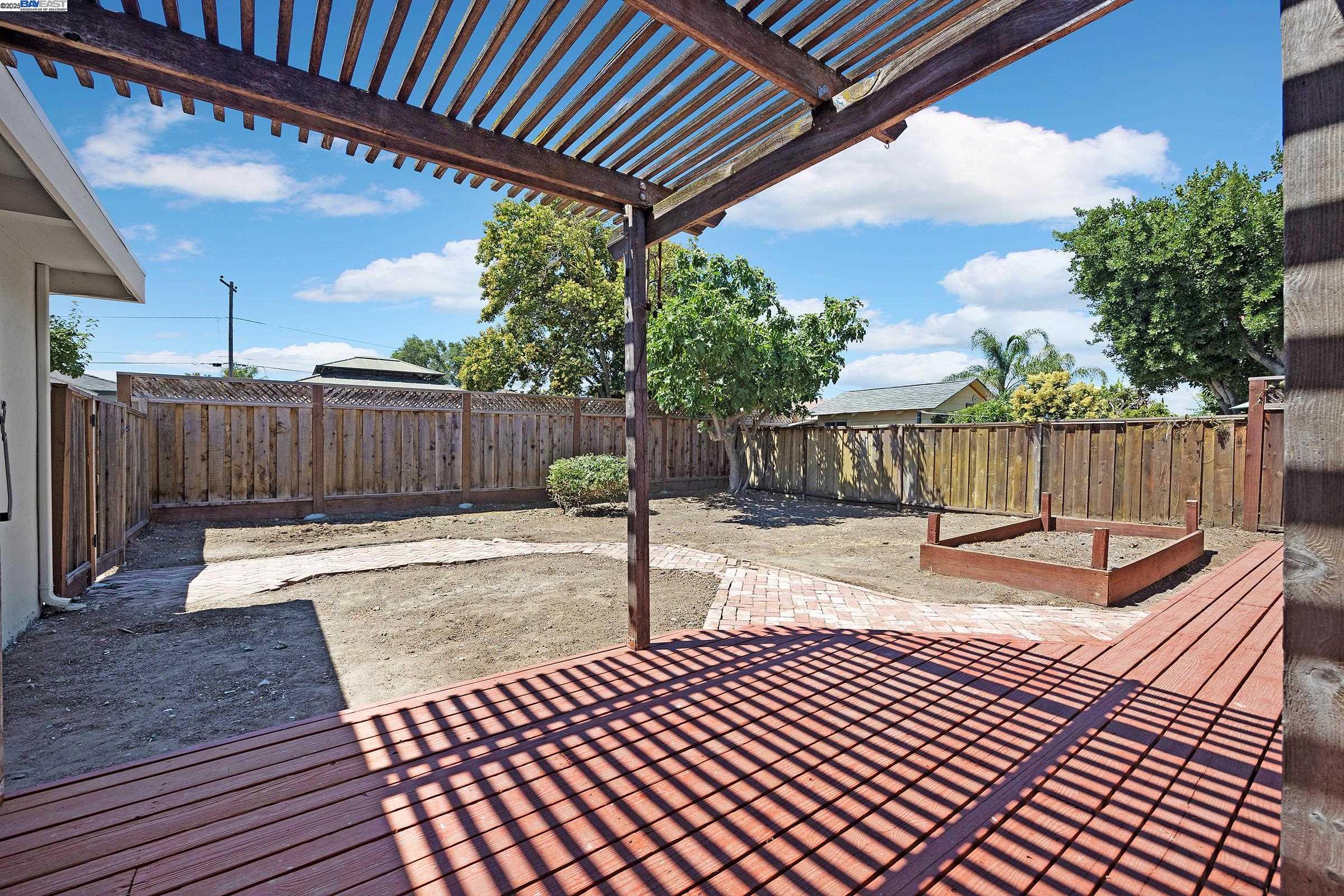 Livermore, California 94550, United States, 3 Bedrooms Bedrooms, ,2 BathroomsBathrooms,Residential,Active,172923