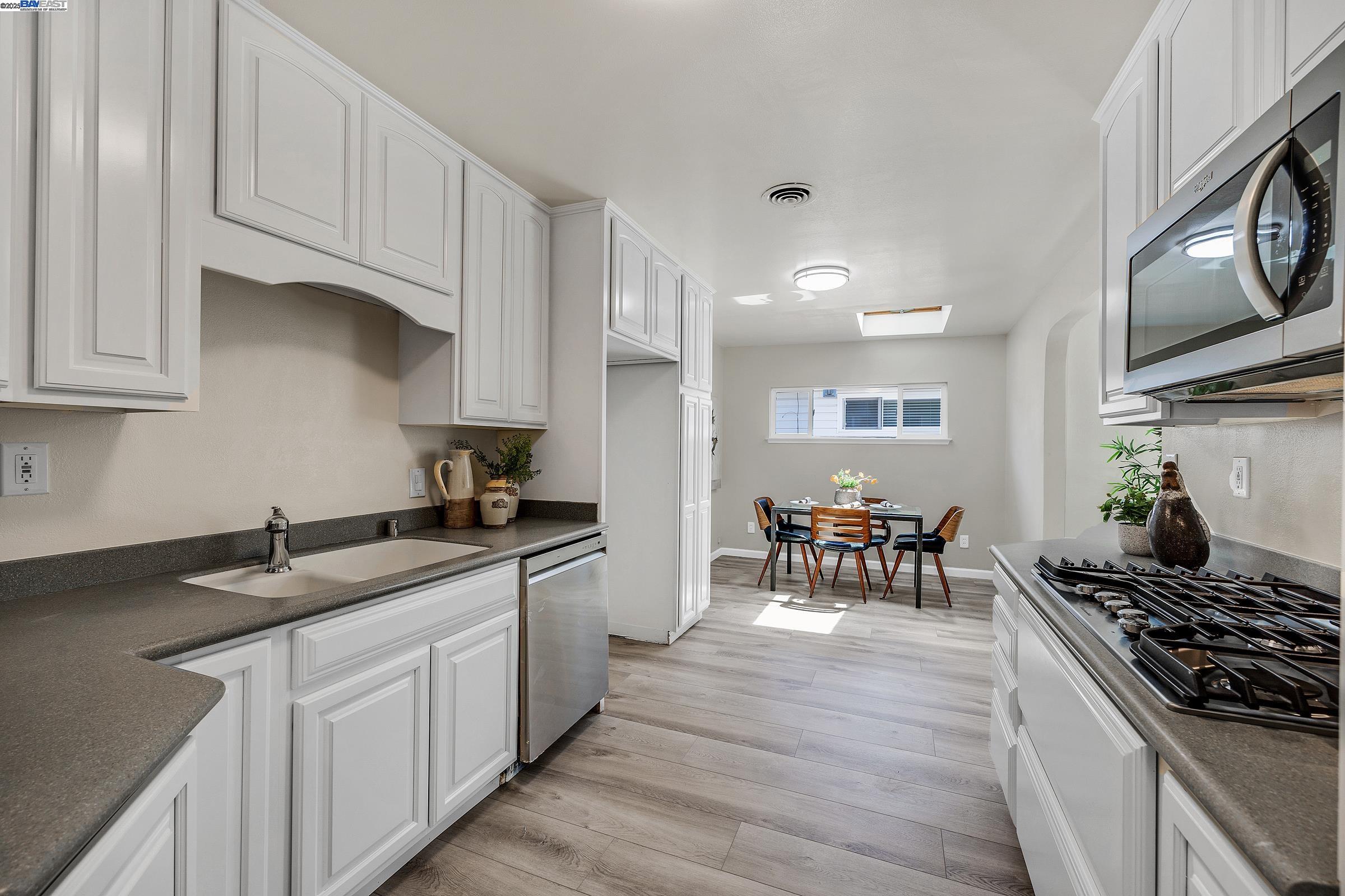 Livermore, California 94550, United States, 3 Bedrooms Bedrooms, ,2 BathroomsBathrooms,Residential,Active,172923