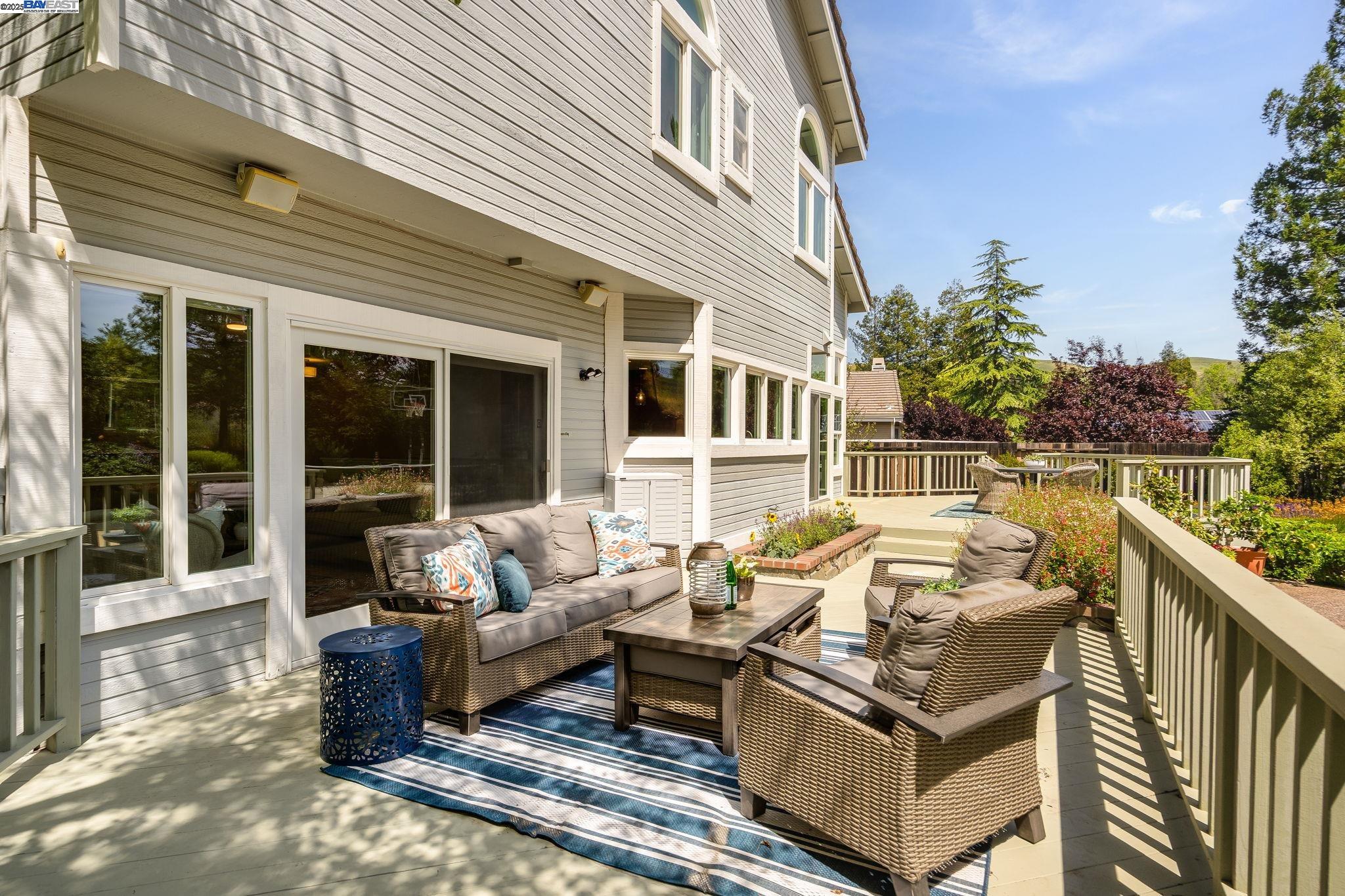 1075 Hopkins Way