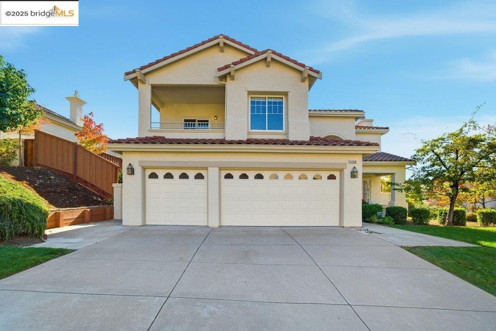 Photo of 5350 Fernbank Dr, Concord, CA 94521 (MLS # 41116408)
