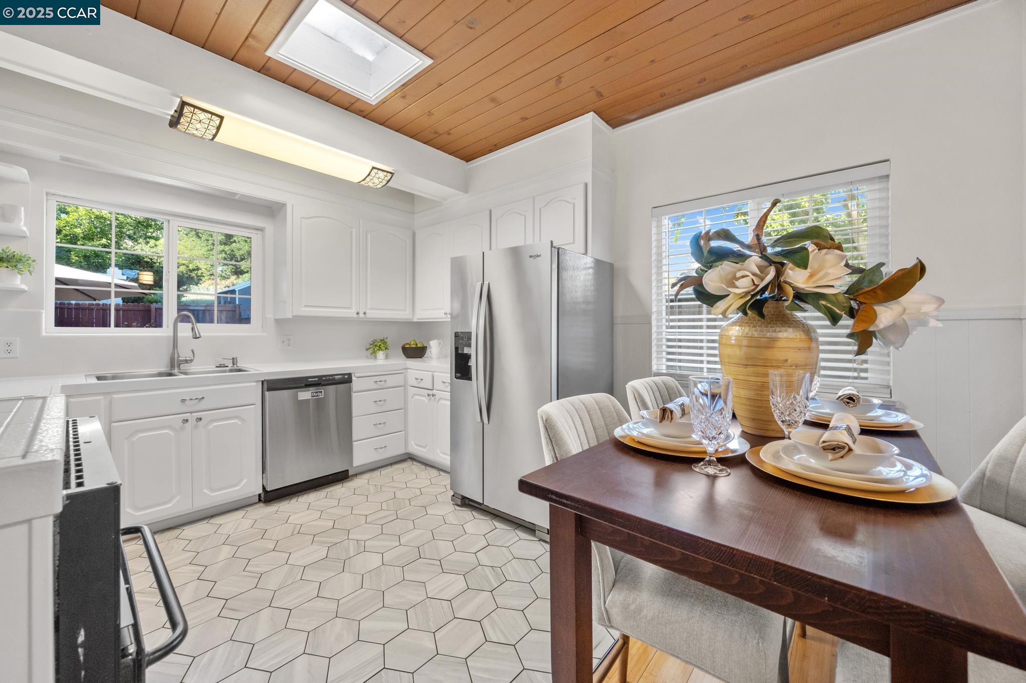 El Sobrante, California 94803, United States, 3 Bedrooms Bedrooms, ,2 BathroomsBathrooms,Residential,Active,135502