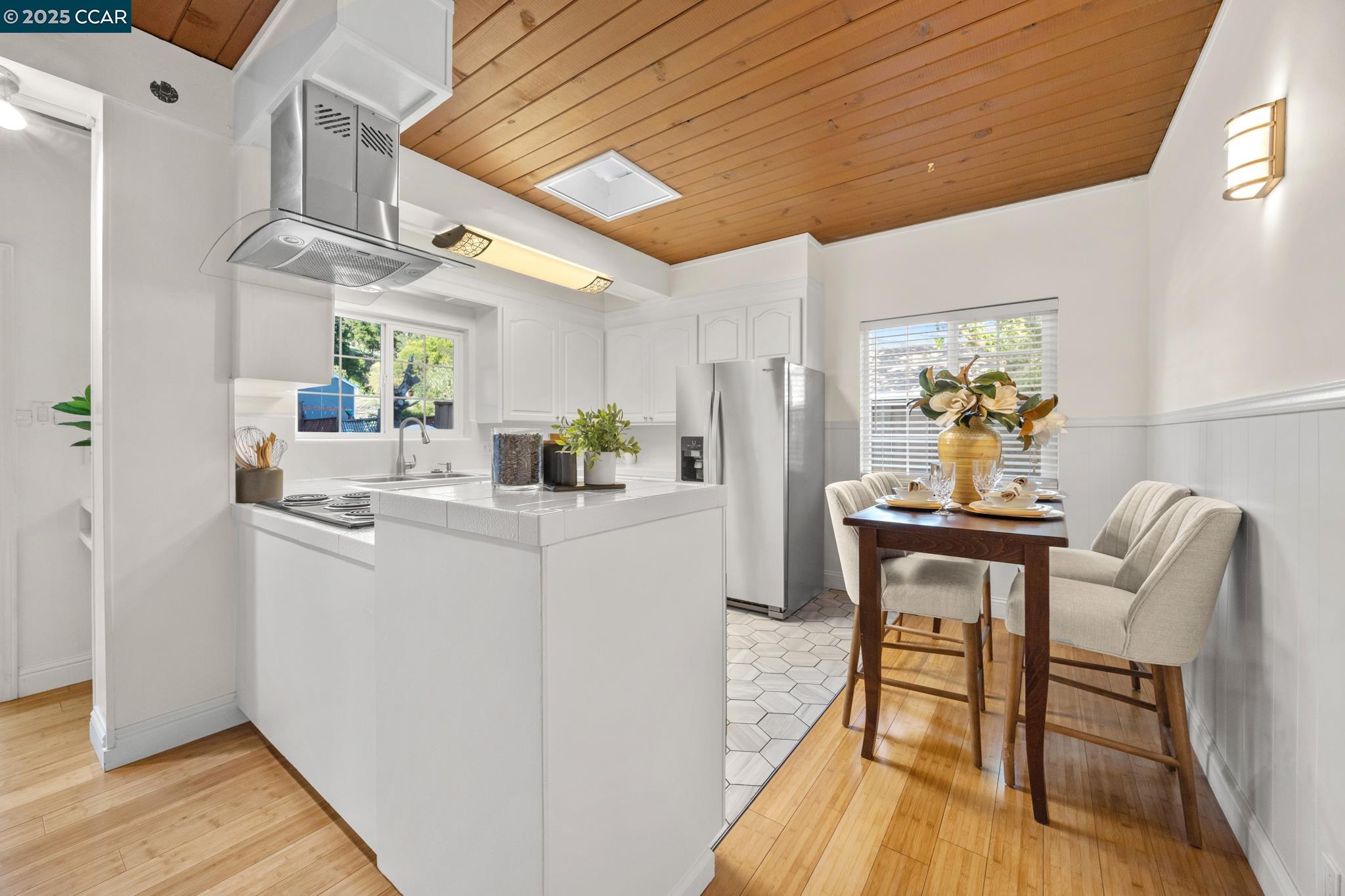 El Sobrante, California 94803, United States, 3 Bedrooms Bedrooms, ,2 BathroomsBathrooms,Residential,Active,135502