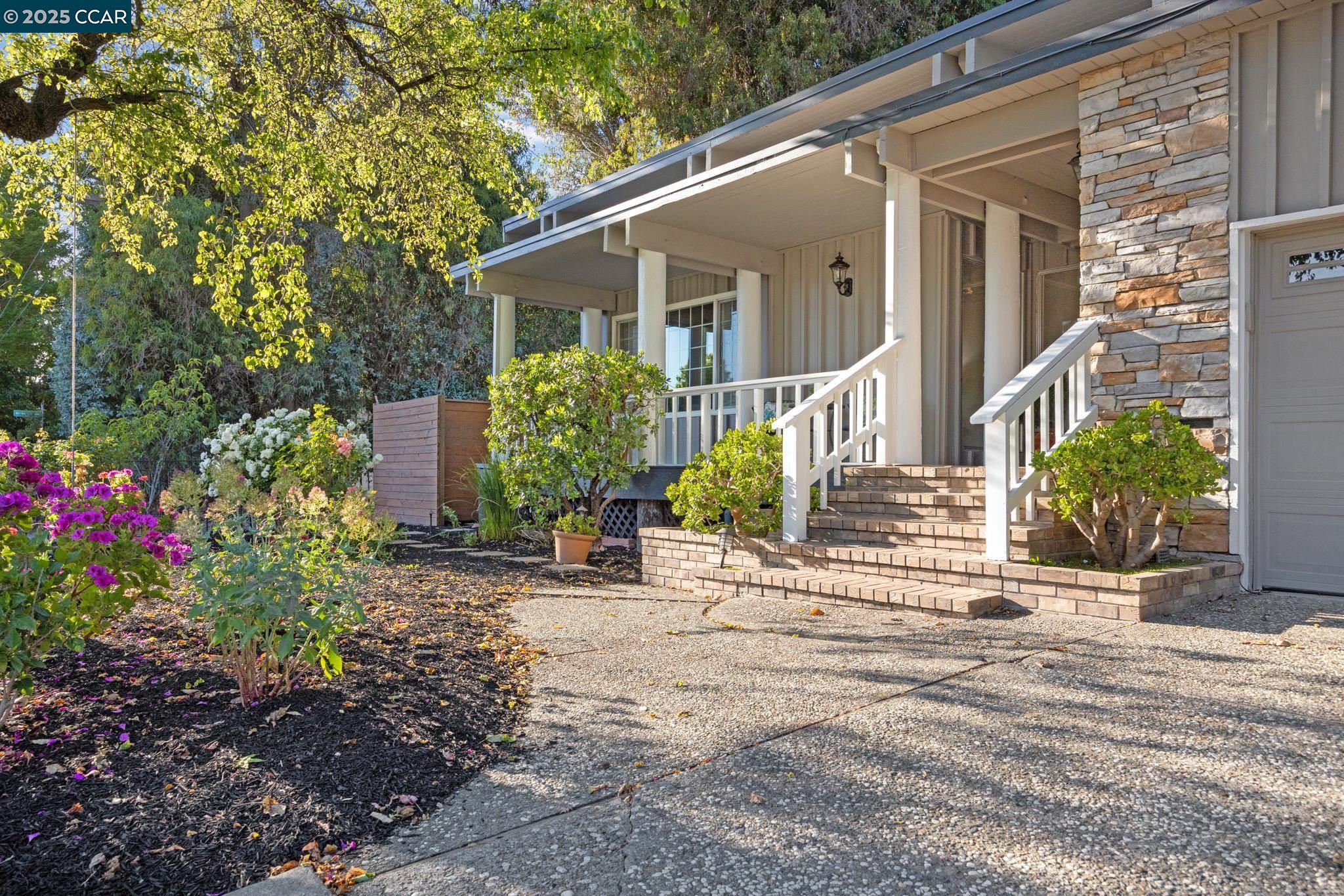 El Sobrante, California 94803, United States, 3 Bedrooms Bedrooms, ,2 BathroomsBathrooms,Residential,Active,135502