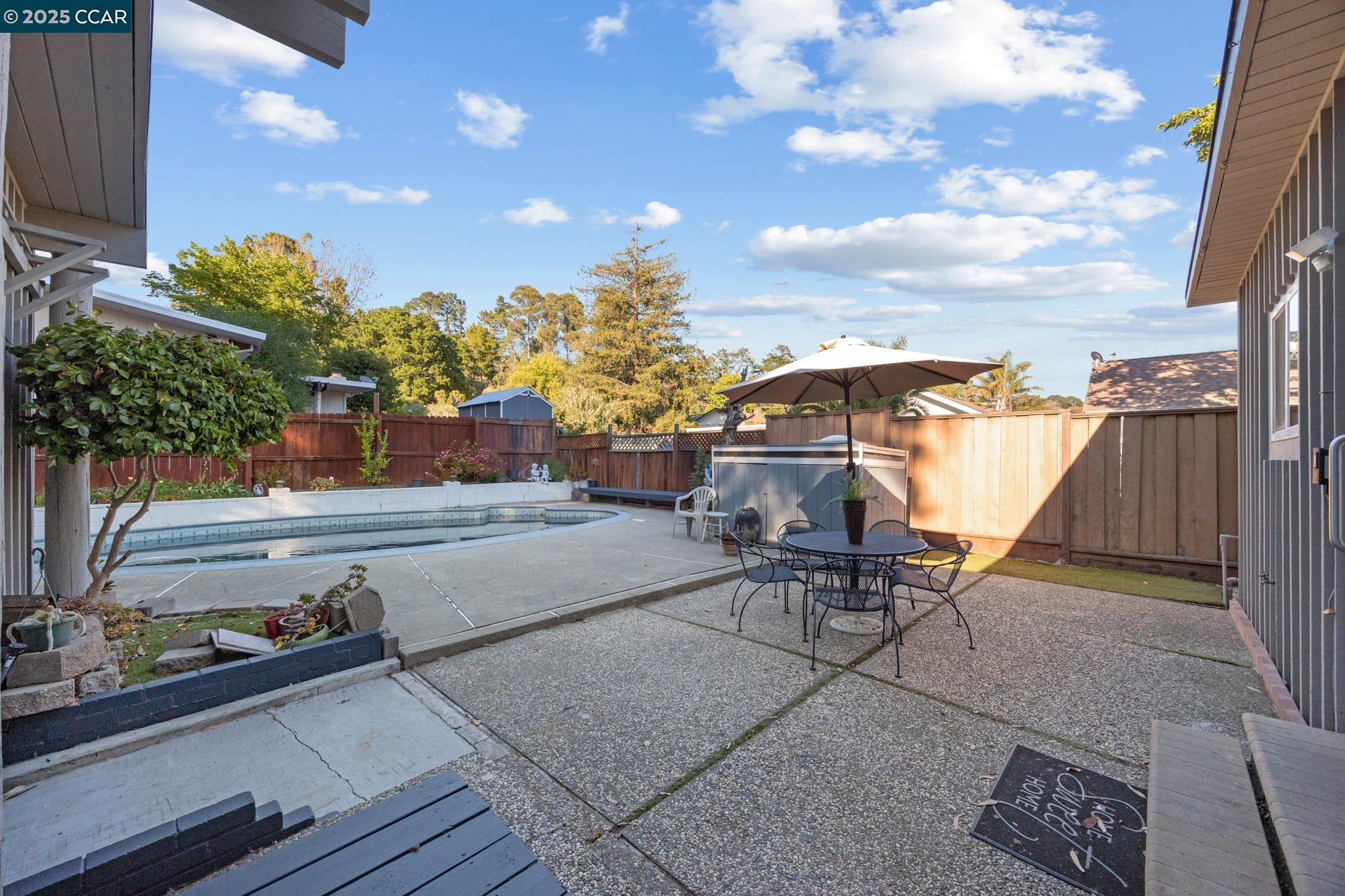 El Sobrante, California 94803, United States, 3 Bedrooms Bedrooms, ,2 BathroomsBathrooms,Residential,Active,135502