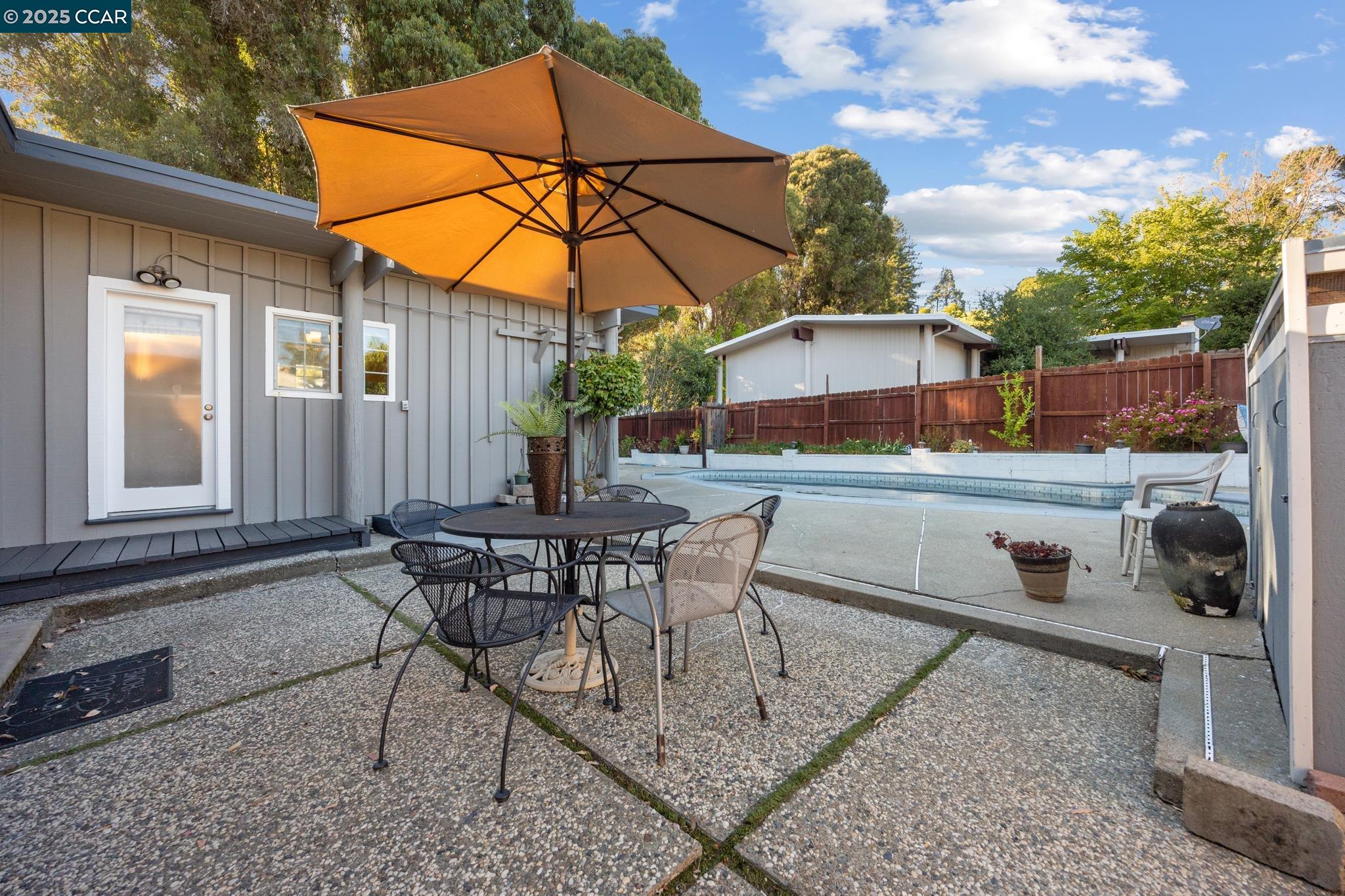 El Sobrante, California 94803, United States, 3 Bedrooms Bedrooms, ,2 BathroomsBathrooms,Residential,Active,135502