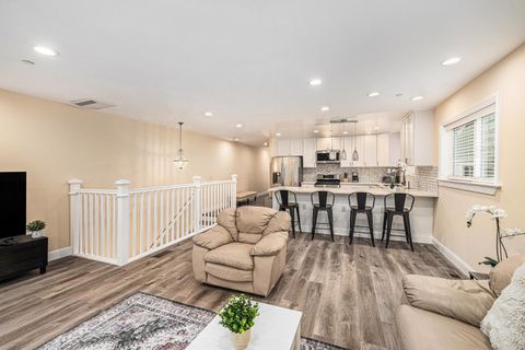 Photo of 2531 Wallace Street, Oakland, CA 94606 (MLS # ML82029071)