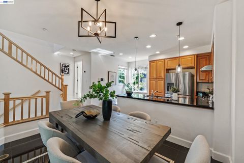 Photo of 1013 Amber Ter, Union City, CA 94587 (MLS # 41132159)
