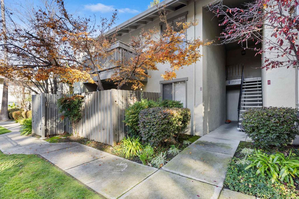 Photo of 1241 Homestead Ave #224, Walnut Creek, CA 94596 (MLS # 41120024)