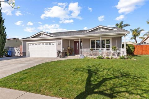 38102 Geranium St Newark CA 94560