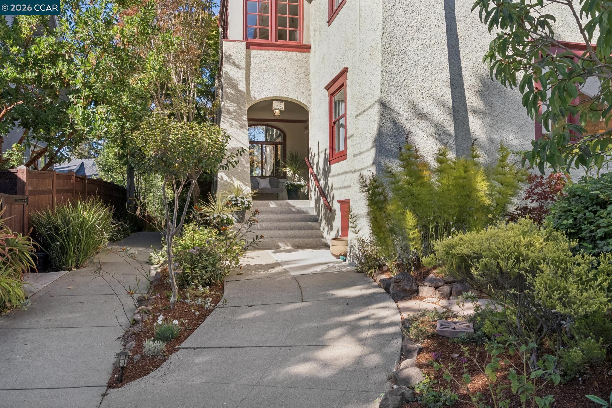 540 Boulevard Way