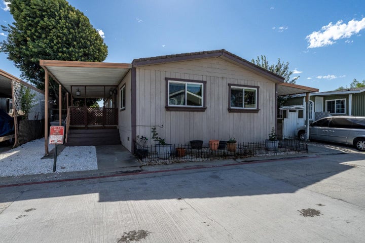 Photo 1 of 26 — 112 Chestnut Lane Unit 112, Hollister, CA 95023
