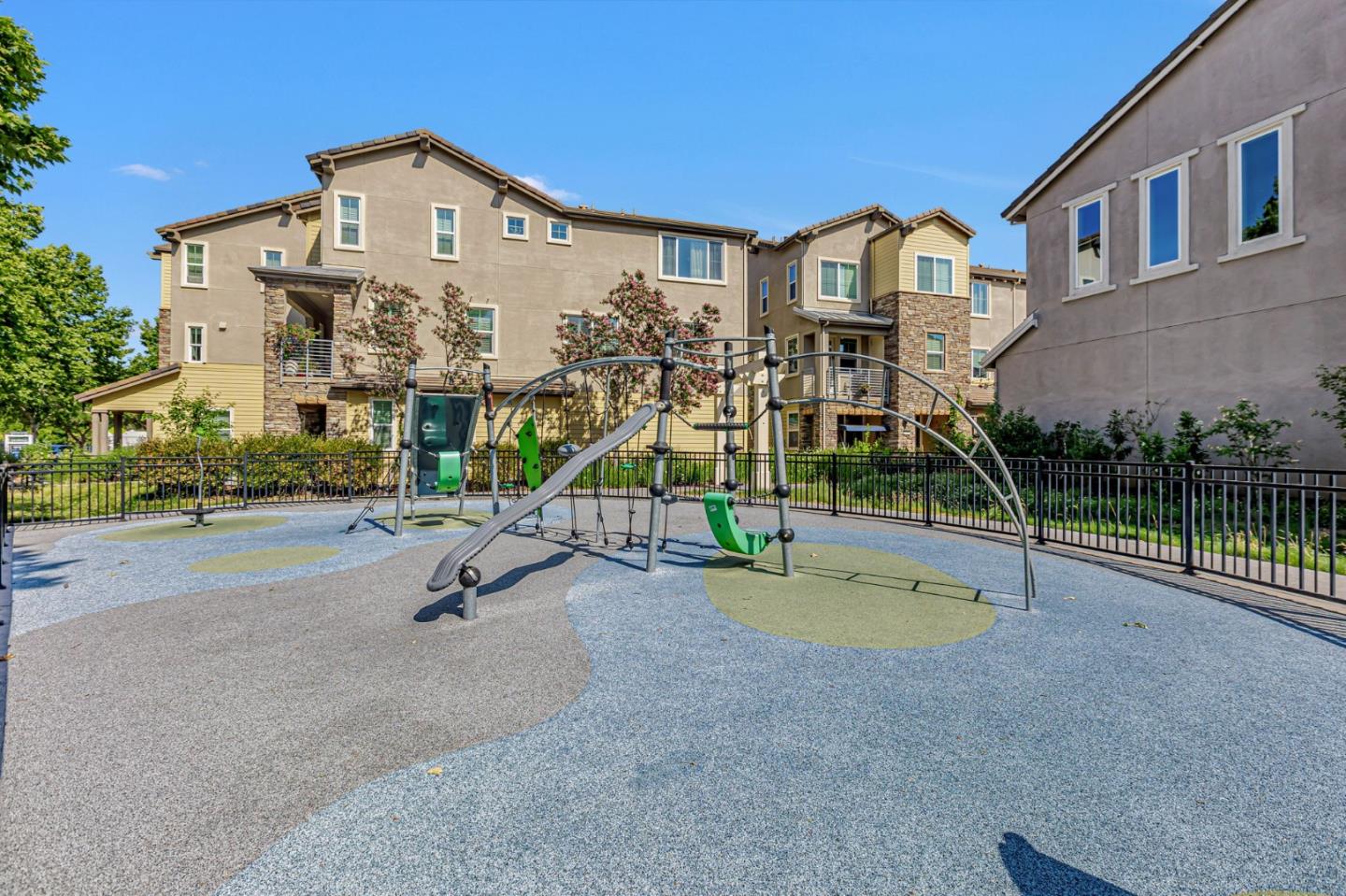 San Jose, California 95123, United States, 3 Bedrooms Bedrooms, ,3 BathroomsBathrooms,Residential,Active,158599