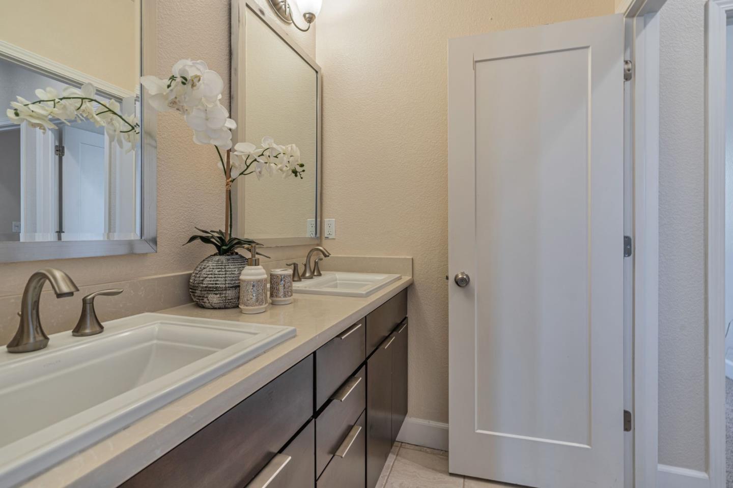 San Jose, California 95123, United States, 3 Bedrooms Bedrooms, ,3 BathroomsBathrooms,Residential,Active,158599