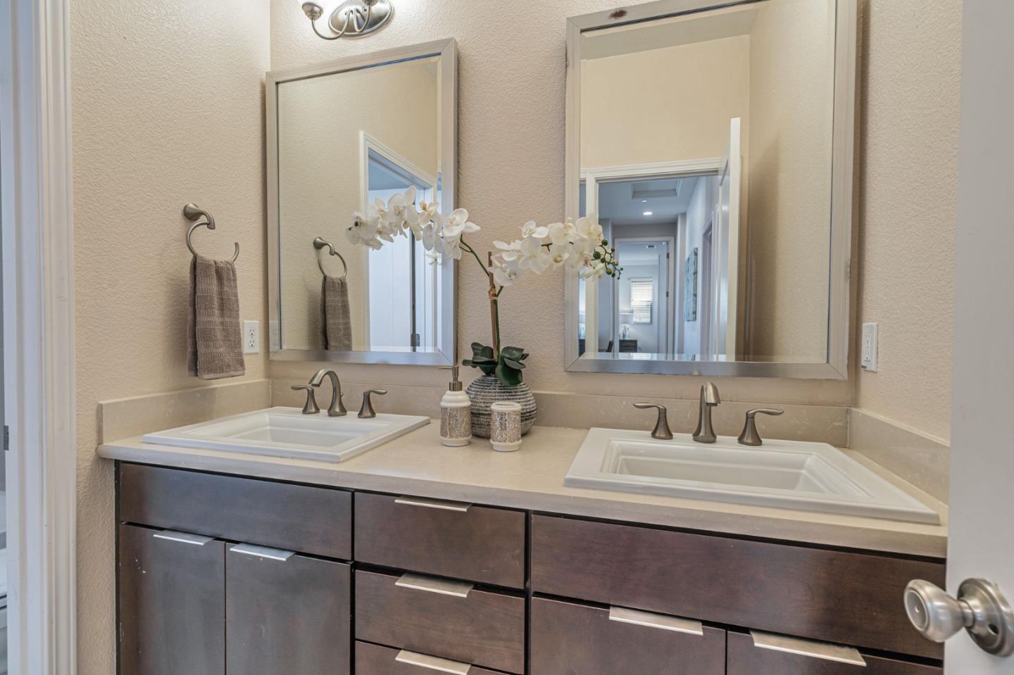 San Jose, California 95123, United States, 3 Bedrooms Bedrooms, ,3 BathroomsBathrooms,Residential,Active,158599