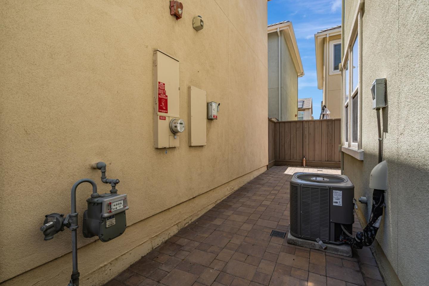 San Jose, California 95123, United States, 3 Bedrooms Bedrooms, ,3 BathroomsBathrooms,Residential,Active,158599