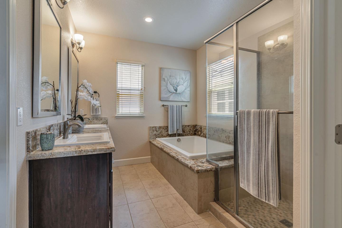 San Jose, California 95123, United States, 3 Bedrooms Bedrooms, ,3 BathroomsBathrooms,Residential,Active,158599