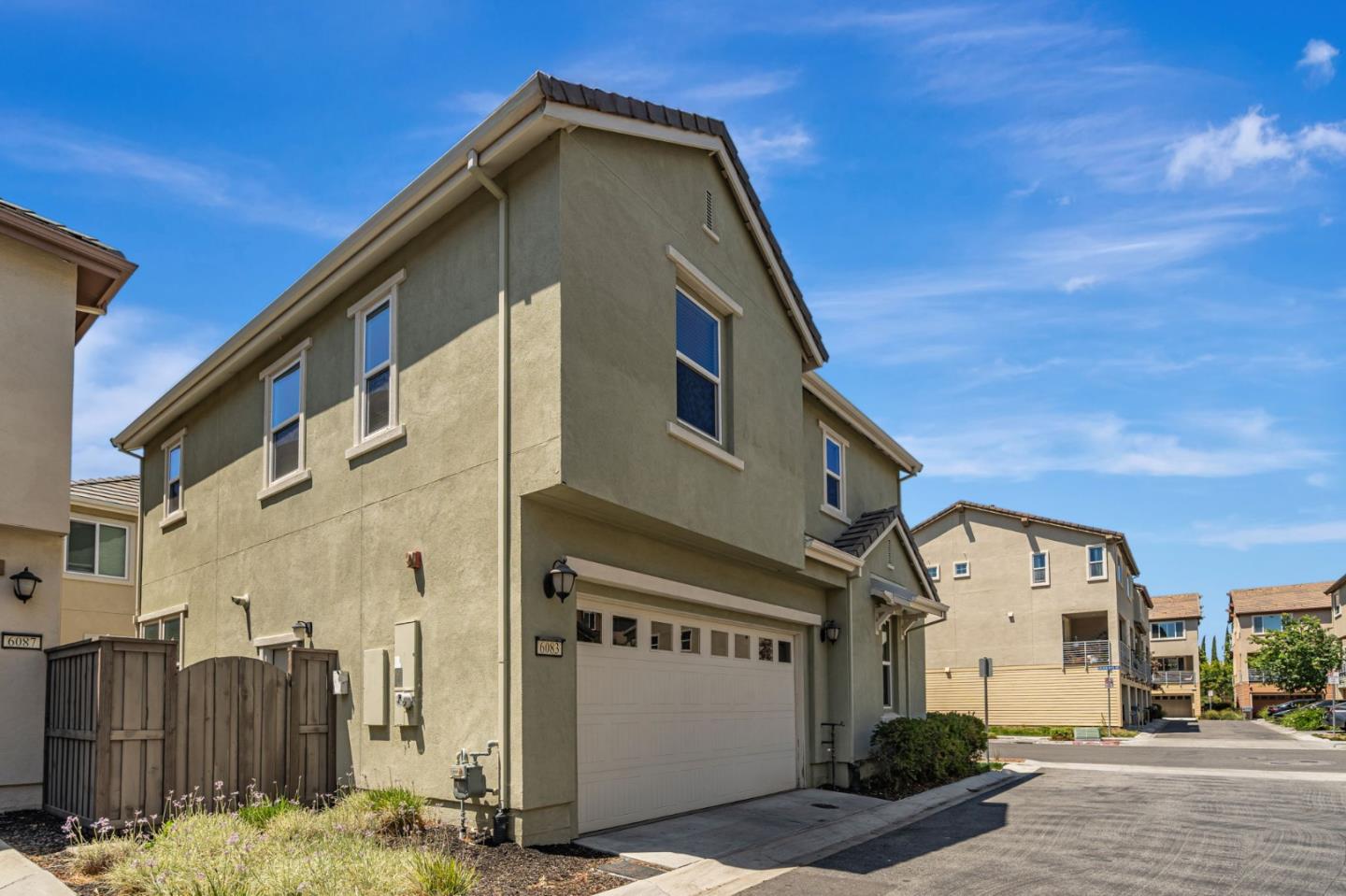 San Jose, California 95123, United States, 3 Bedrooms Bedrooms, ,3 BathroomsBathrooms,Residential,Active,158599