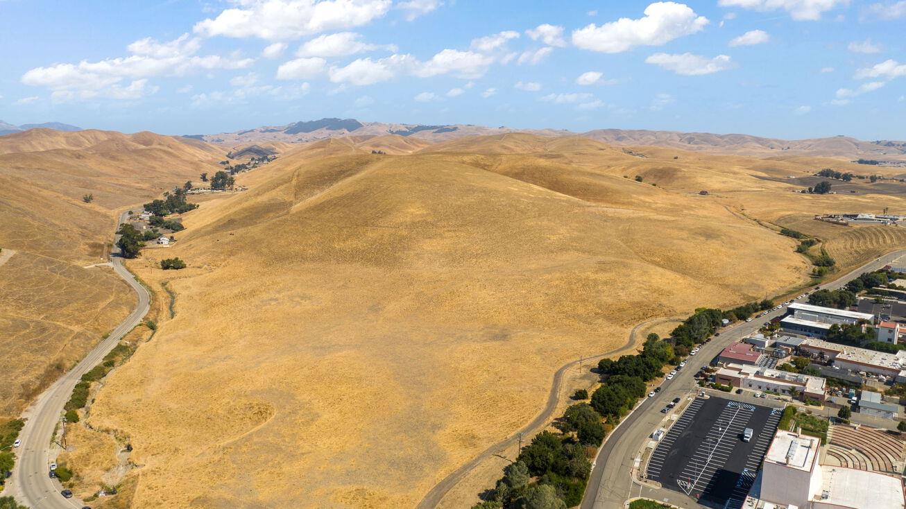 1 Collier Canyon Road